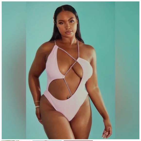 Pretty Little Thing Women´s Plus Asymmetric Diamante Strap Swimsuit In Pink - Picture 2 of 3